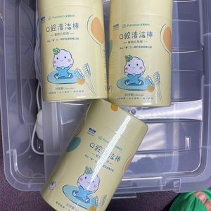 baby oral clean cotton. 30 per container. 💰6️⃣for one. 15 for all.